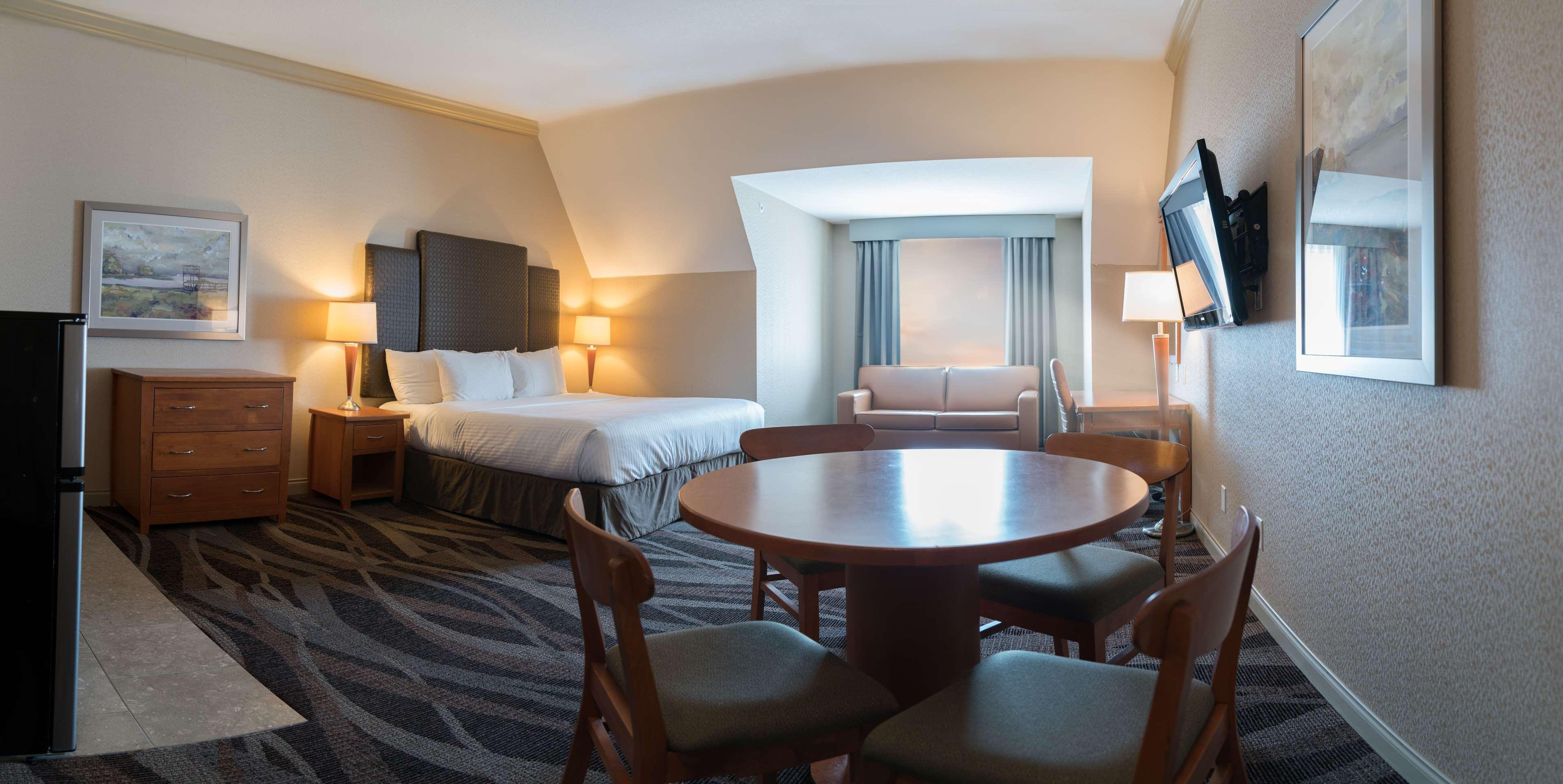 Prestige Harbourfront Resort, Worldhotels Luxury Salmon Arm Room photo